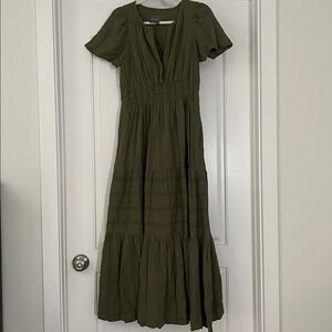 Excellent condition - barely worn Anthropologie Somerset Maxi Dress